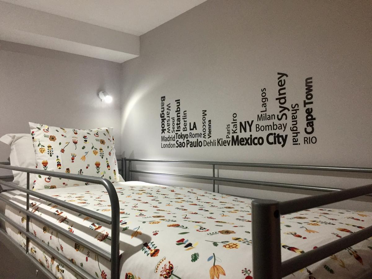 Golden Tram 242 Suites & Hostel Lisbon Exterior photo
